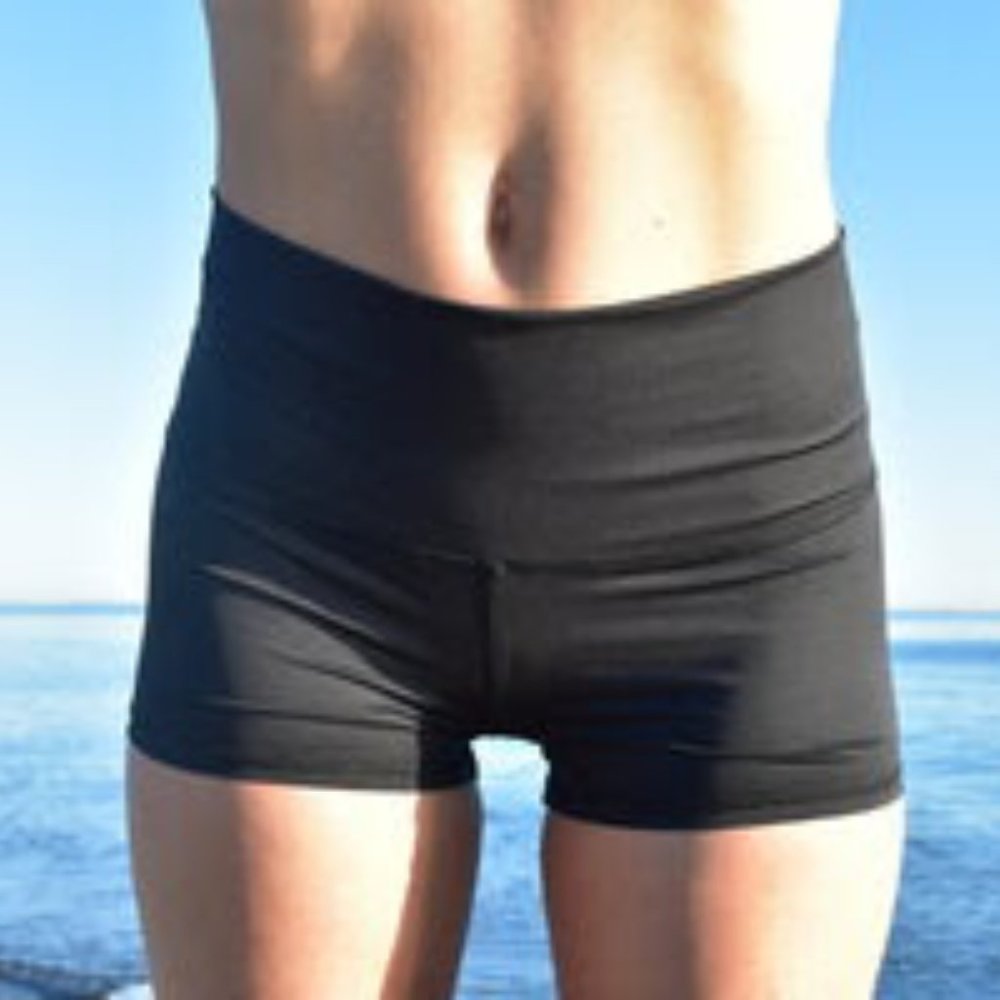Wahi Yoga | Land + Sea shorts in Black